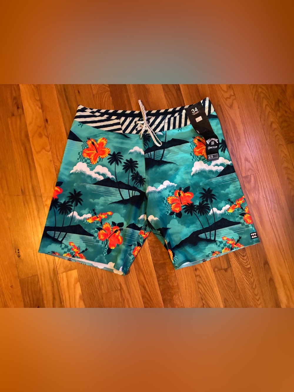 Billabong Teal and Orange Tropical Hybrid Swim Shorts - Men's size 34